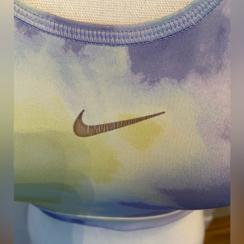 Nike Dry Fit Sports Bra - Picture 6 of 8